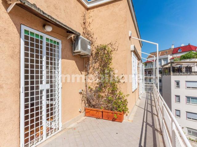 Attico ottimo stato, 140 m², Parioli, Roma