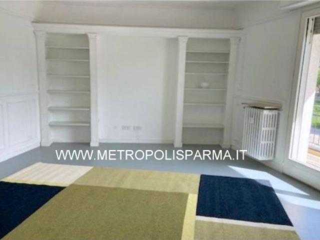 Attico ottimo stato, 180 m², Centro Storico, Parma