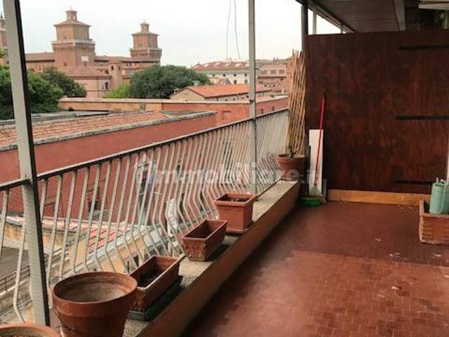 Attico ottimo stato, 130 m², Centro Storico, Ferrara