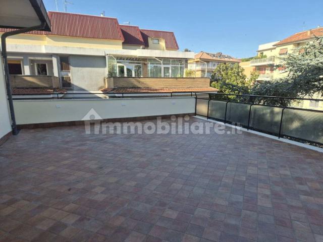 Attico ottimo stato, 130 m², Tor di Quinto, Roma