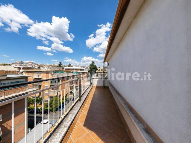 Attico ottimo stato, 65 m², Colli Portuensi Casaletto, Roma