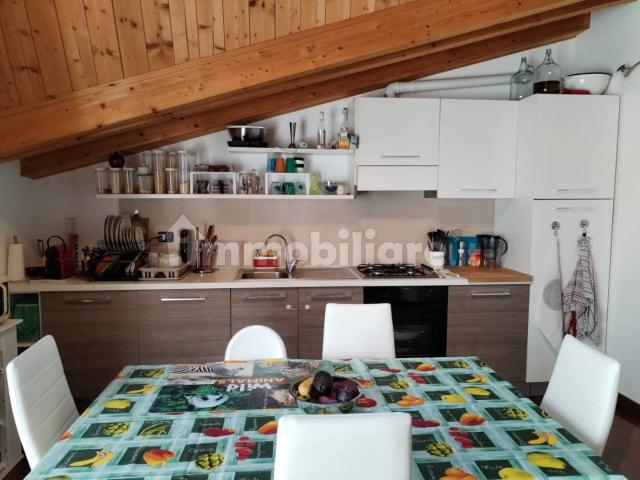 Attico ottimo stato, 86 m², Centro, Magnago