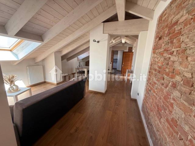 Attico ottimo stato, 80 m², Piazza della Libertà, Alessandria