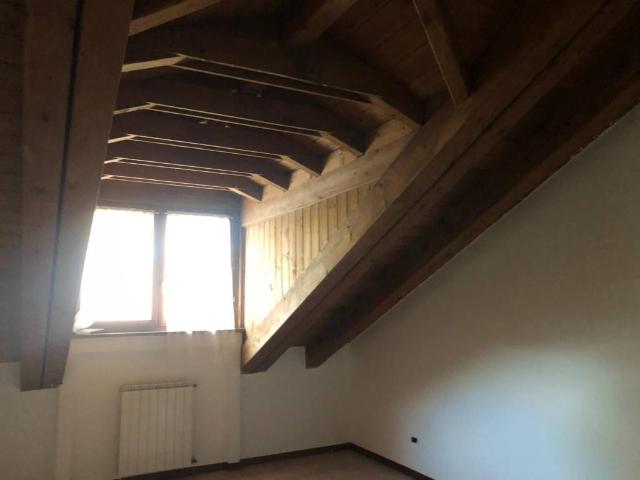 Attico / Mansarda in affitto a Melegnano MI