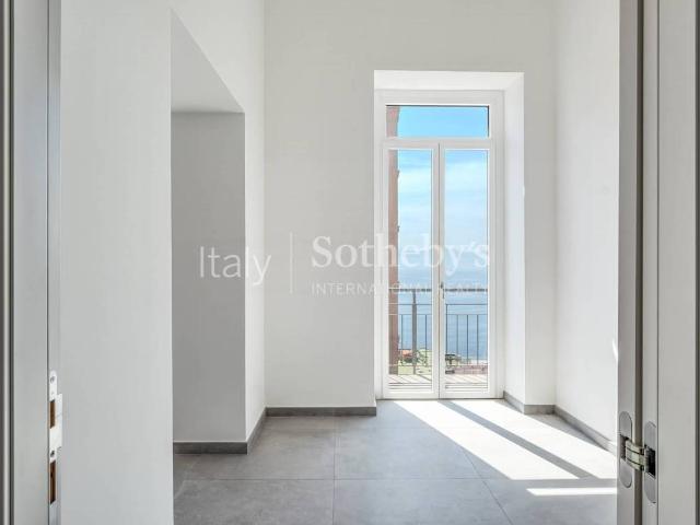 Attico / Mansarda in affitto a Napoli NA