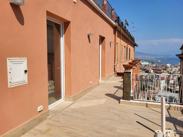 Attico / Mansarda in affitto a Napoli NA