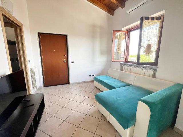 Attico / Mansarda in affitto a Bellinzago Novarese NO