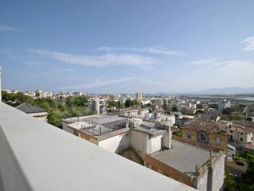 Attico / Mansarda in affitto a Cagliari CA