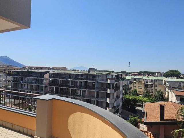 Attico / Mansarda in affitto a Caserta CE