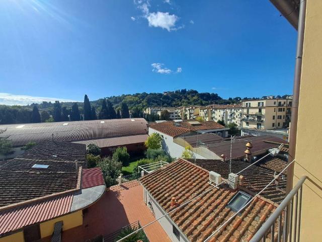 Attico / Mansarda in affitto a Firenze FI