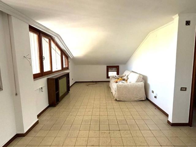 Attico / Mansarda in affitto a Formia LT