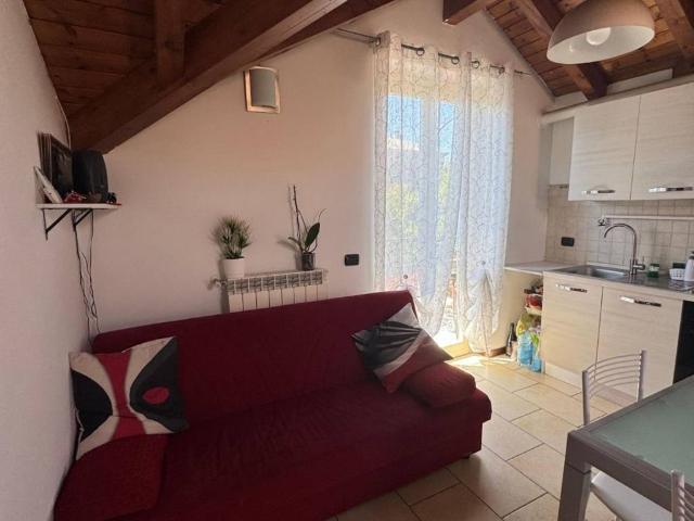 Attico / Mansarda in affitto a Leggiuno VA