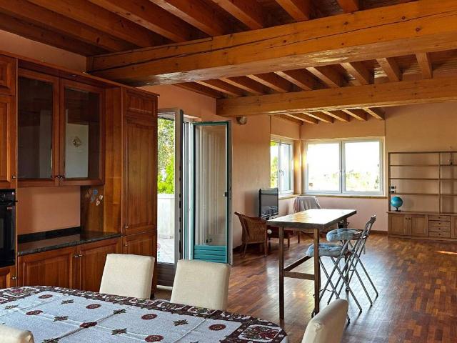 Attico / Mansarda in affitto a Padenghe sul Garda BS