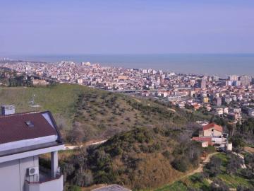 Attico / Mansarda in affitto a Pescara PE