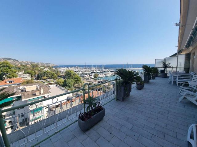 Attico / Mansarda in affitto a Sanremo IM