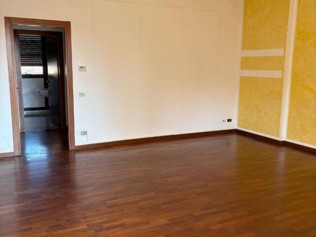 Attico / Mansarda in affitto a Saronno VA
