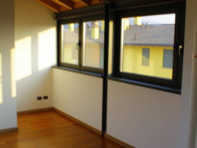 Attico / Mansarda in affitto a Seriate BG