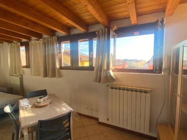 Attico / Mansarda in affitto a Seriate BG
