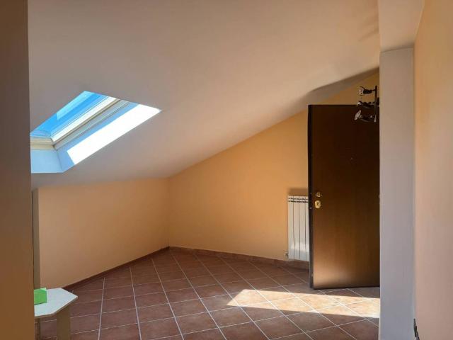 Attico / Mansarda in vendita a Magliano de' Marsi AQ