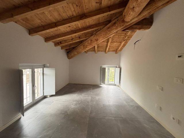 Attico / Mansarda in vendita a Montichiari BS