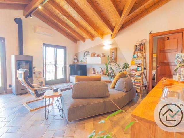 Attico / Mansarda in vendita a Azzate VA