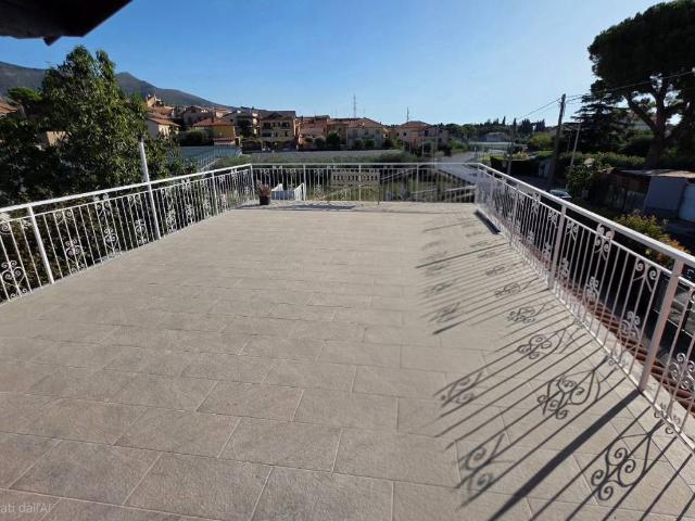 Attico / Mansarda in vendita a Albenga SV