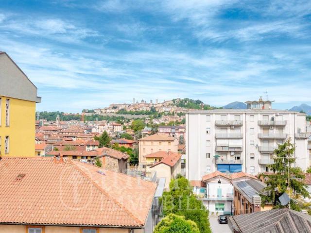 Attico / Mansarda in vendita a Bergamo BG