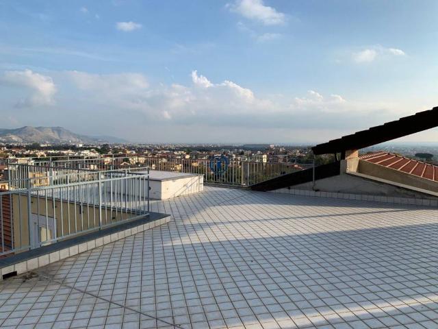 Attico / Mansarda in vendita a Caserta CE