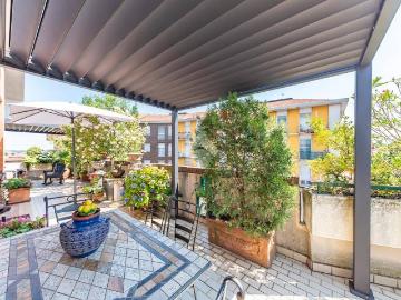 Attico / Mansarda in vendita a Caronno Pertusella VA