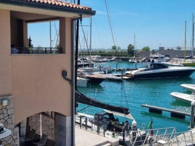 Attico / Mansarda in vendita a Duino Aurisina TS