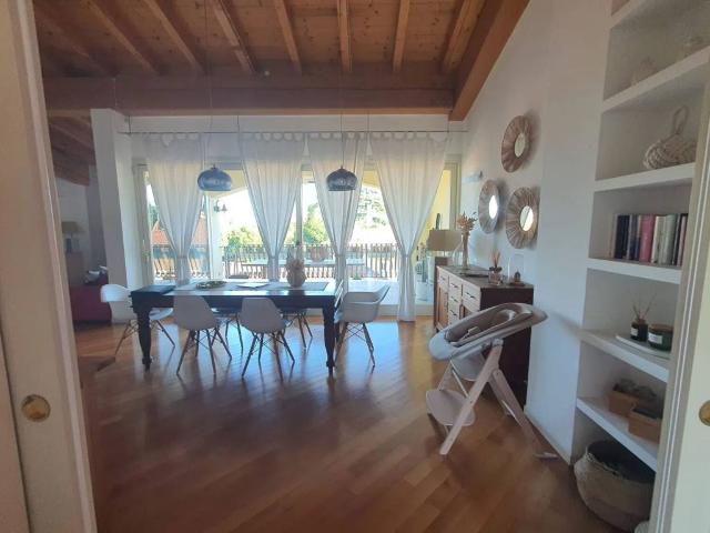 Attico / Mansarda in vendita a Desenzano del Garda BS