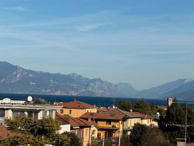 Attico / Mansarda in vendita a Desenzano del Garda BS