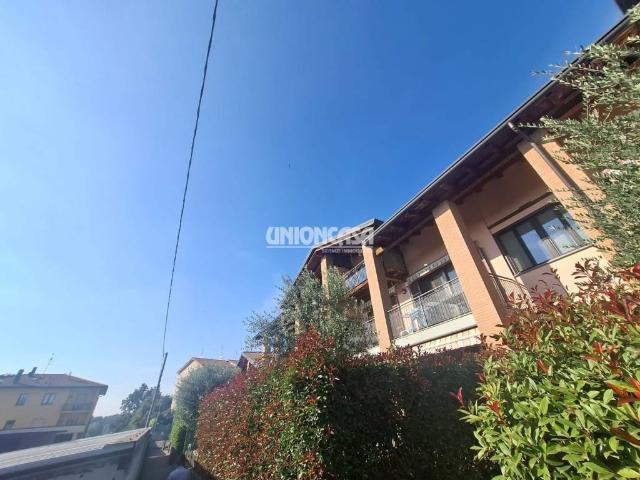 Attico / Mansarda in vendita a Faloppio CO