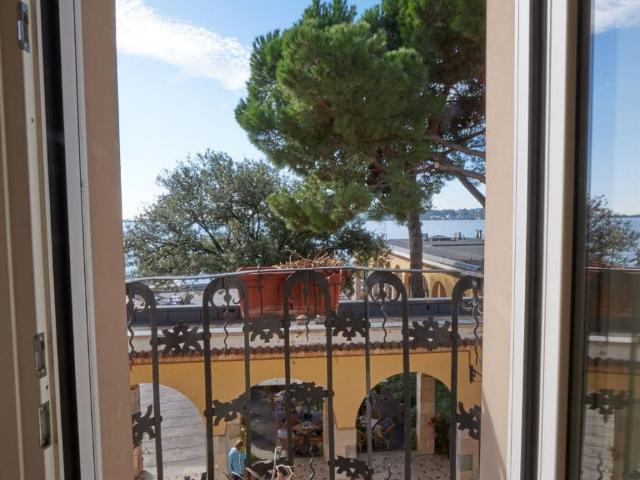 Attico / Mansarda in vendita a Gardone Riviera BS