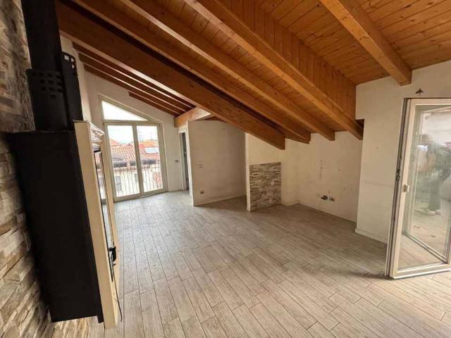 Attico / Mansarda in vendita a Gazzada Schianno VA
