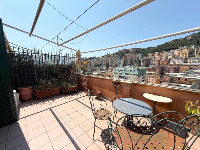 Attico / Mansarda in vendita a Genova GE