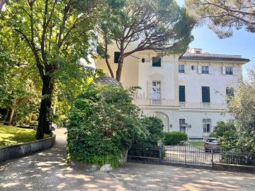 Attico / Mansarda in vendita a Genova GE