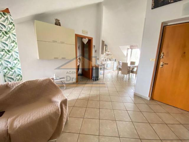 Attico / Mansarda in vendita a Giugliano in Campania NA