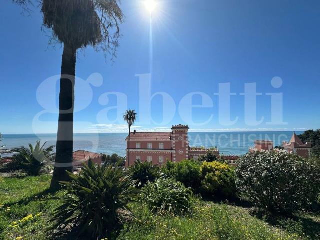Attico / Mansarda in vendita a Imperia IM