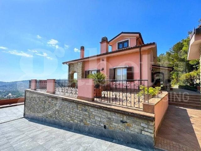 Attico / Mansarda in vendita a Imperia IM