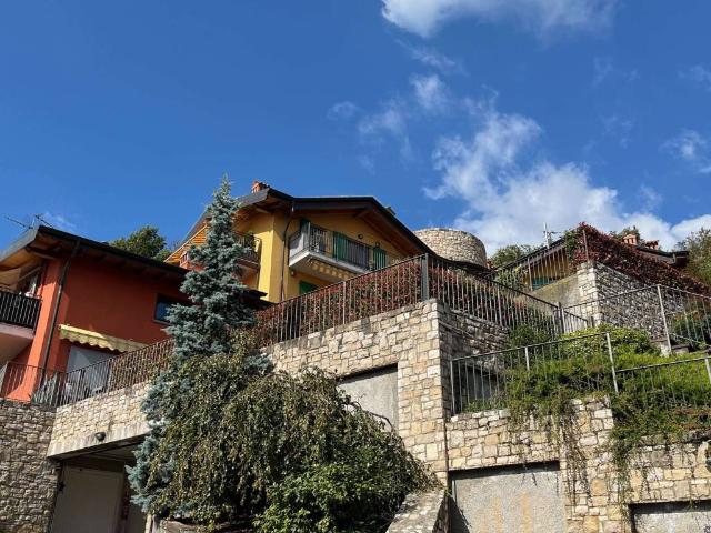 Attico / Mansarda in vendita a Palazzago BG