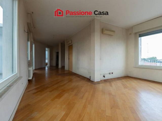 Attico / Mansarda in vendita a Parma PR