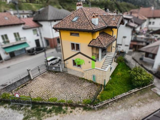 Attico / Mansarda in vendita a Paularo UD