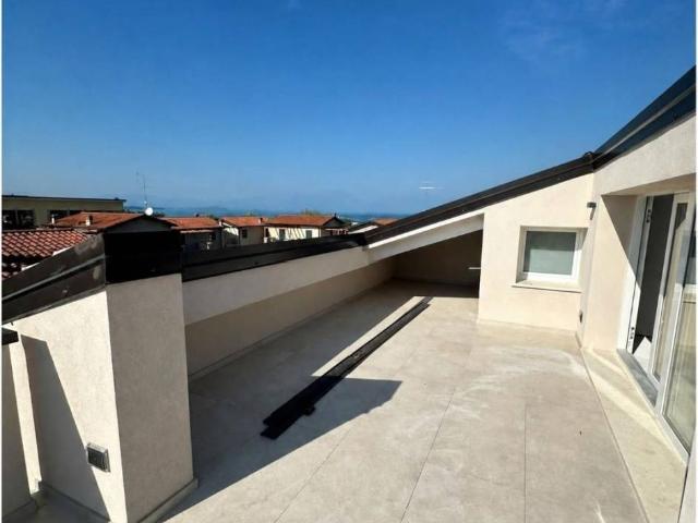 Attico / Mansarda in vendita a Peschiera del Garda VR