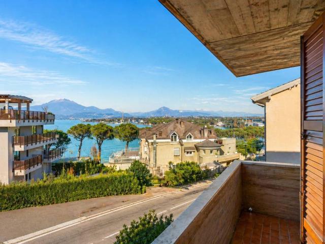 Attico / Mansarda in vendita a Peschiera del Garda VR