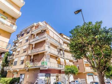 Attico / Mansarda in vendita a Pomezia RM