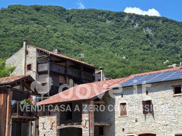Attico / Mansarda in vendita a Revine Lago TV