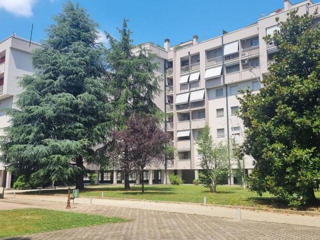 Appartamento in vendita a Rho MI