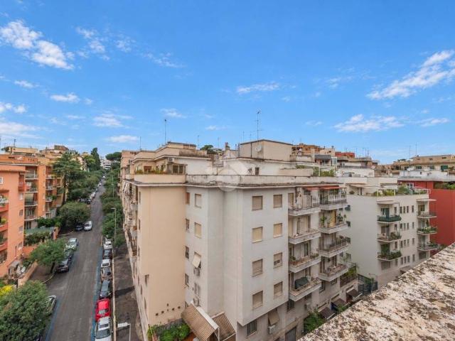 Attico / Mansarda in vendita a Roma RM