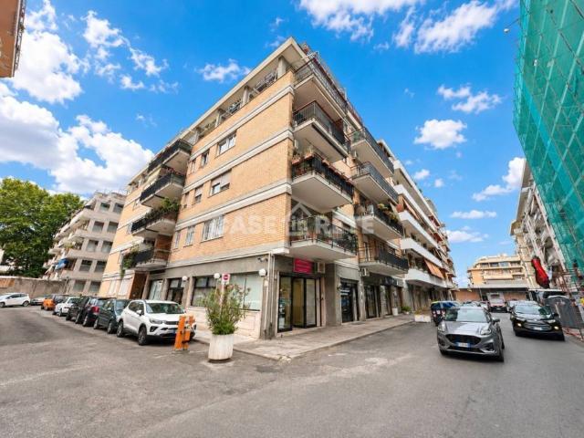 Appartamento in vendita a Roma RM